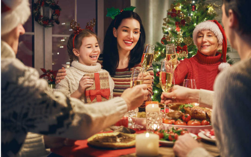 10 Tips on how to avoid family conflicts during the holidays - Happiness On